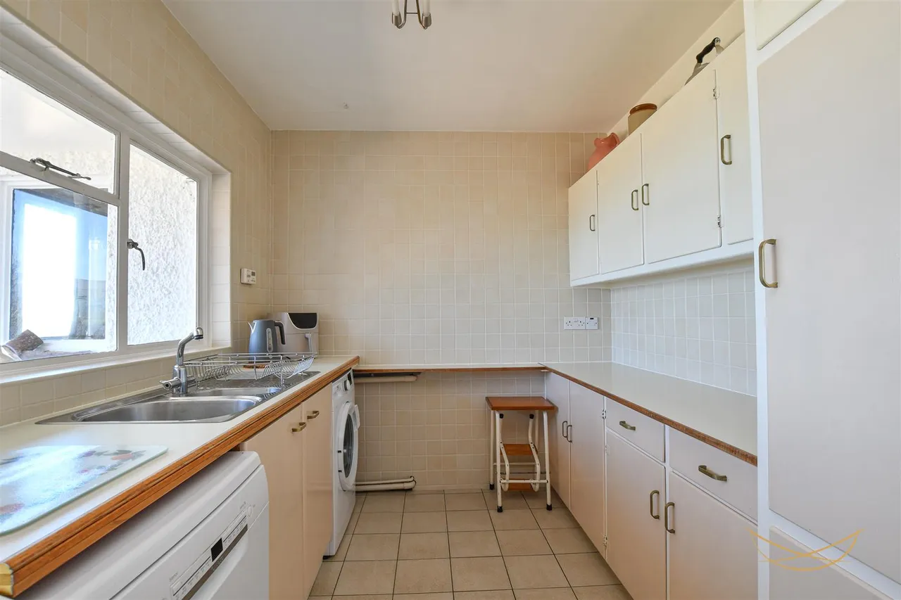 Whin Road, Ballygally, Larne, BT40 2QJ, photo 18