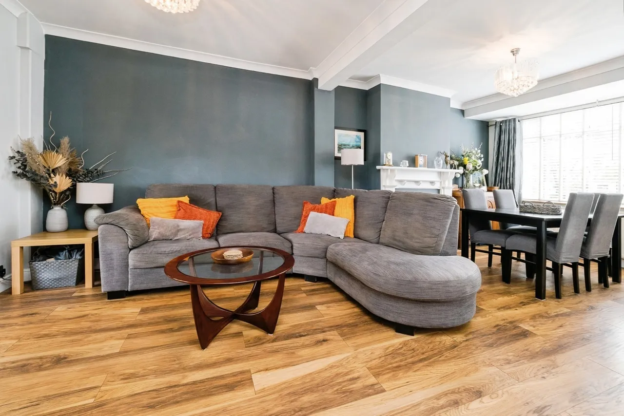 Upper Rainham Road, Hornchurch, RM12, photo 11