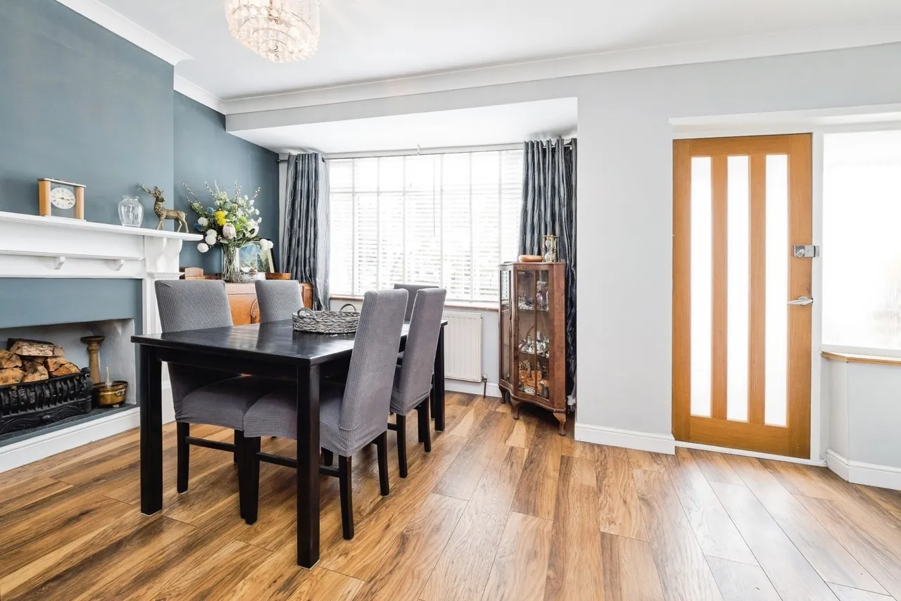 Upper Rainham Road, Hornchurch, RM12, photo 8