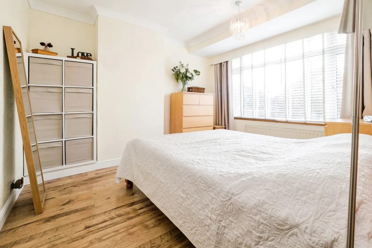 Upper Rainham Road, Hornchurch, RM12, photo 17