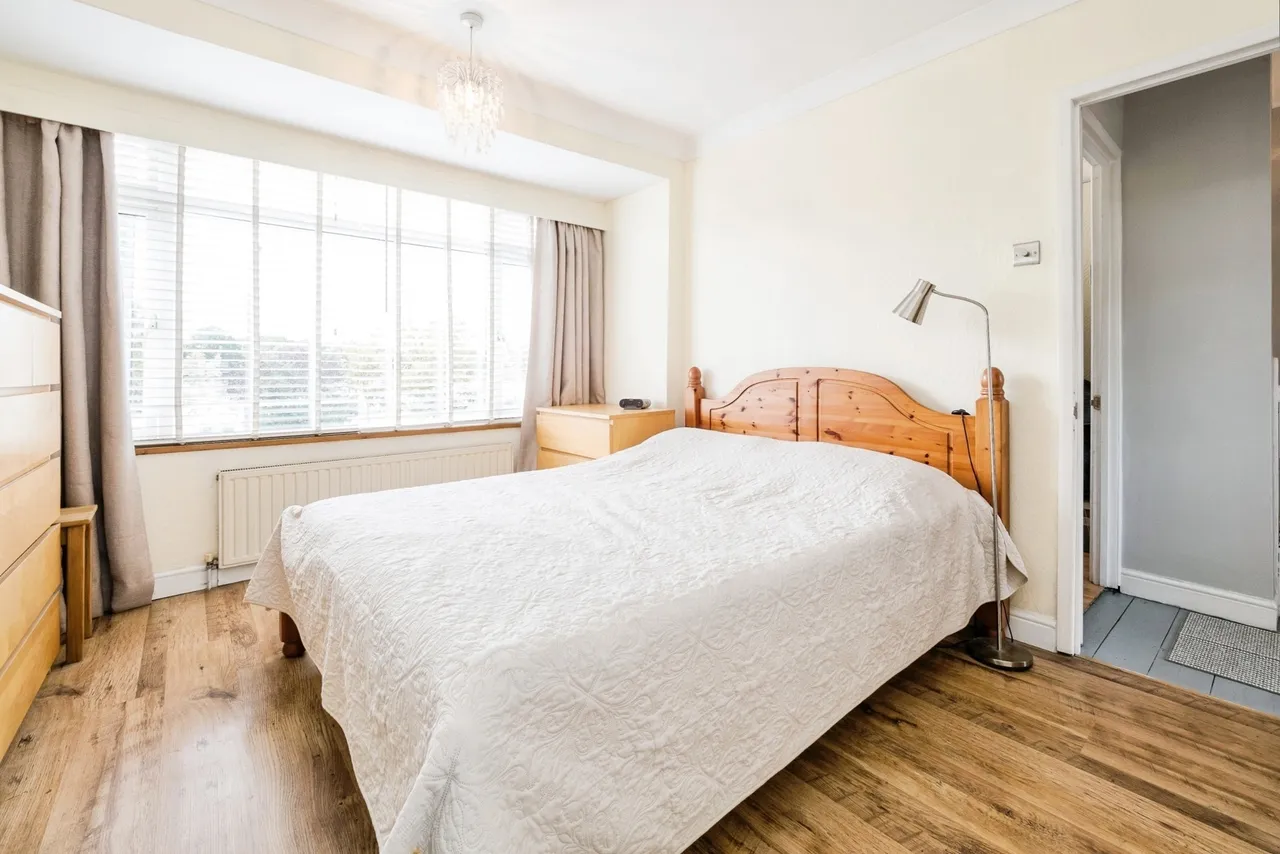 Upper Rainham Road, Hornchurch, RM12, photo 13