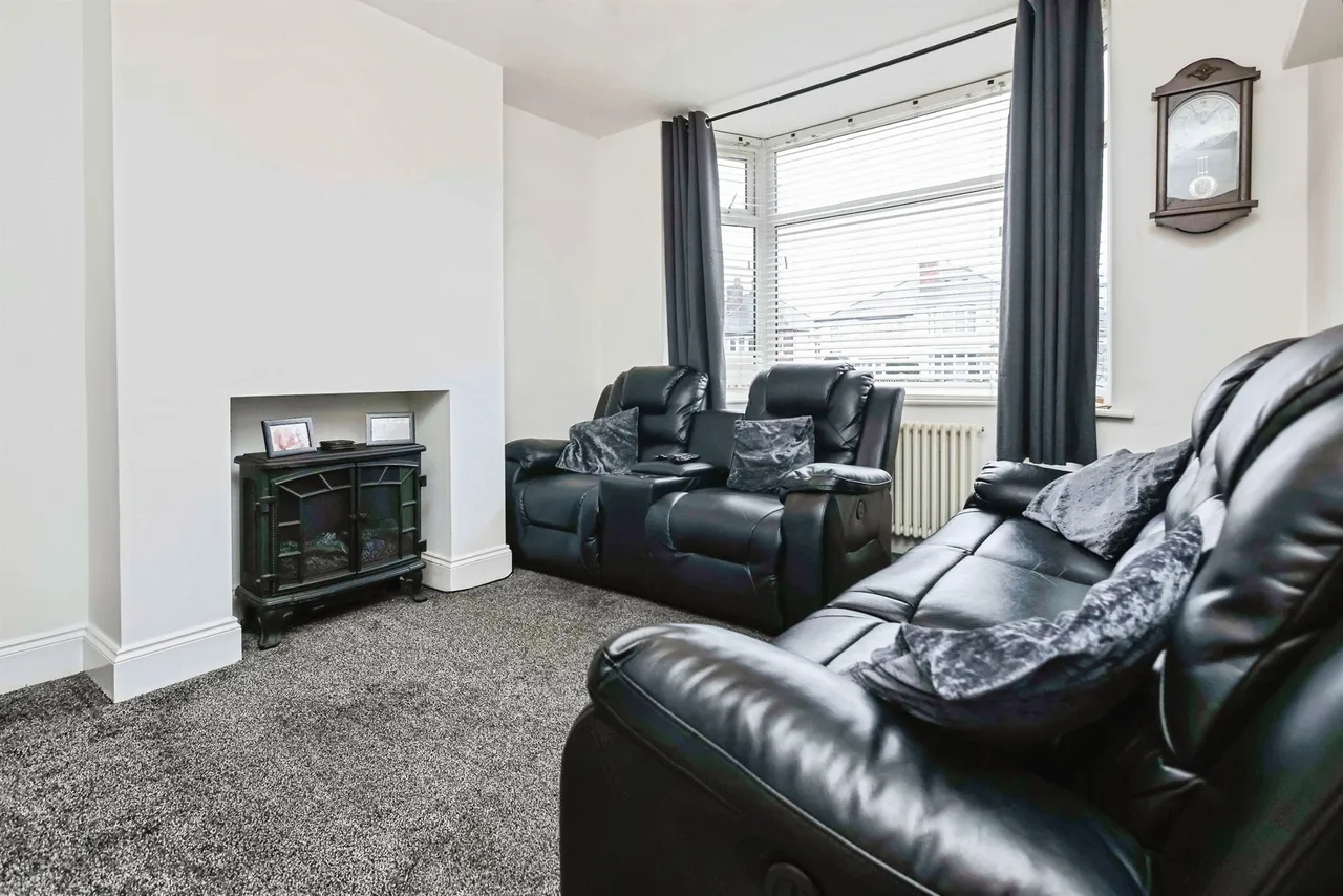Uplands Avenue, Rowley Regis, B65, photo 9