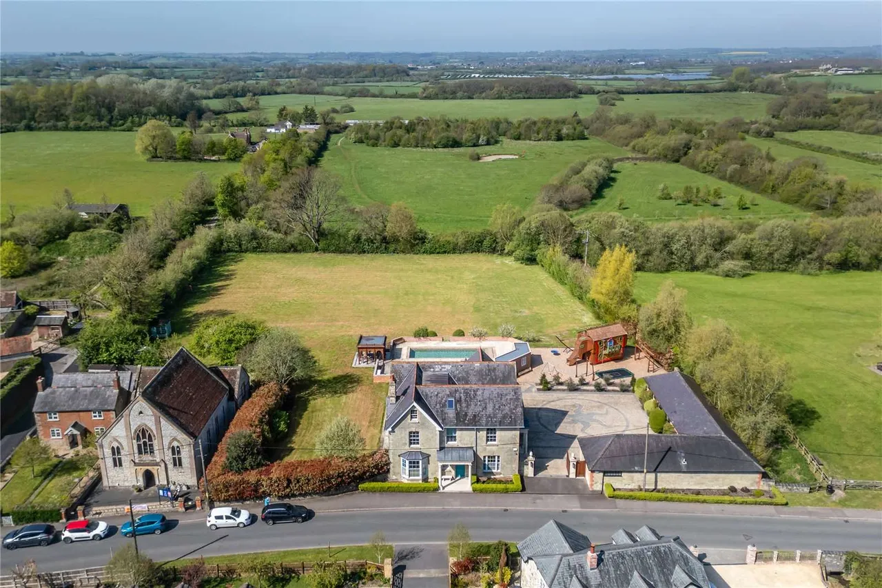 The Street, Motcombe, SP7, photo 38