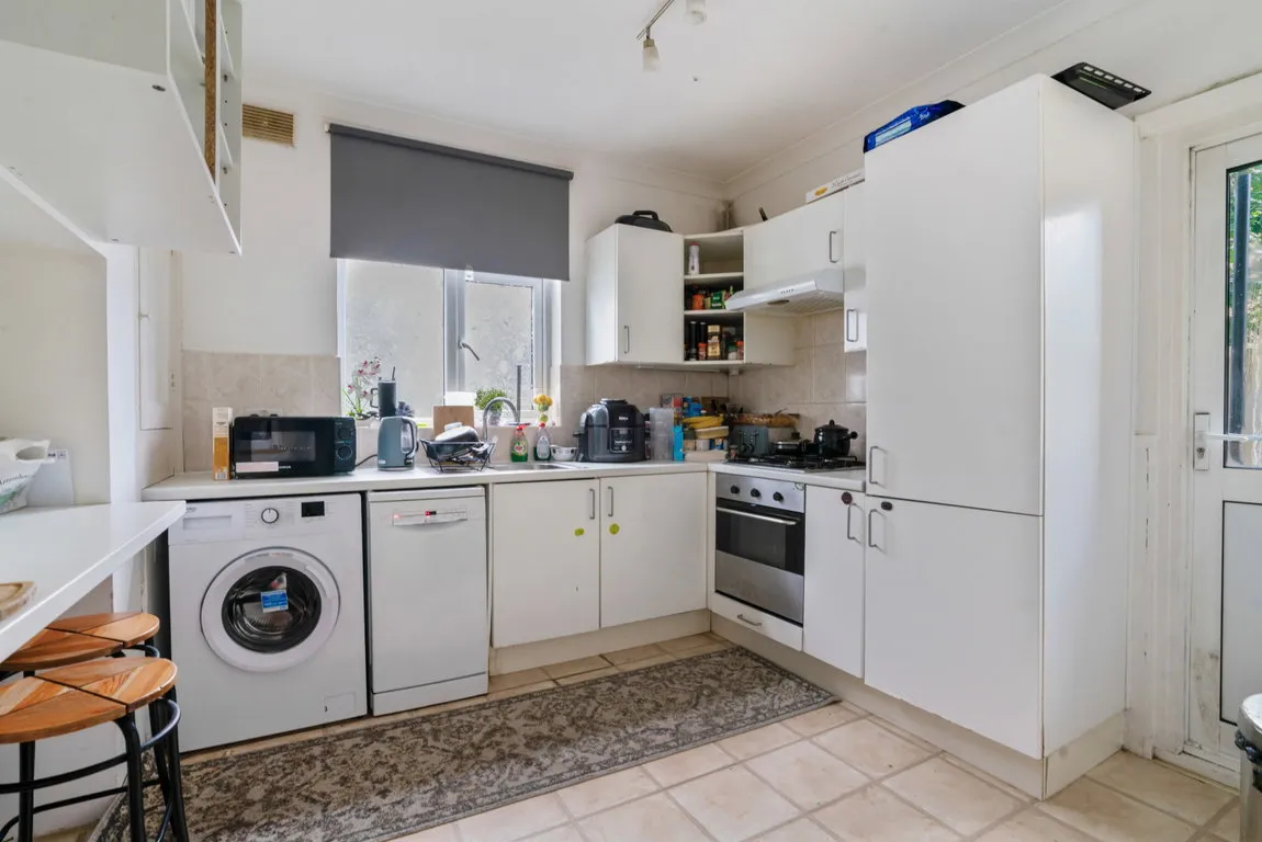 West End Court, Pinner, HA5, photo 9