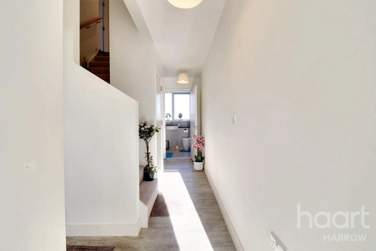 Northolt Road, Harrow, HA2, photo 3