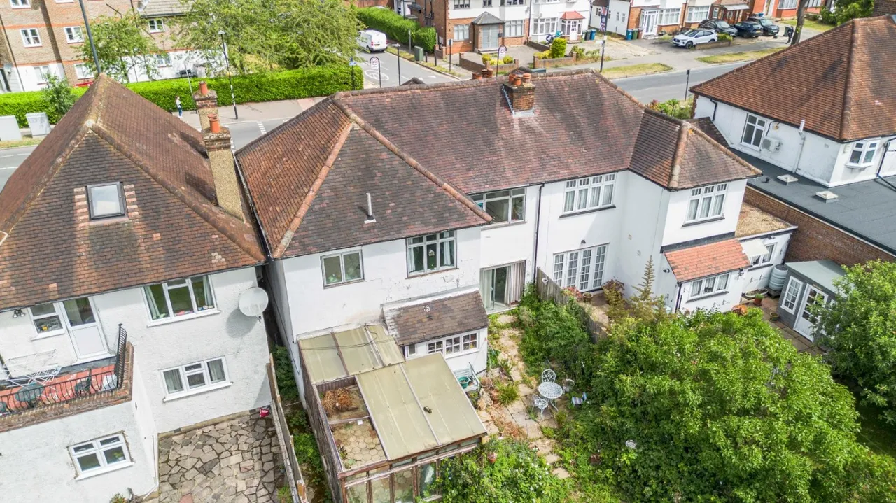 Whitchurch Lane, Edgware, HA8, photo 28