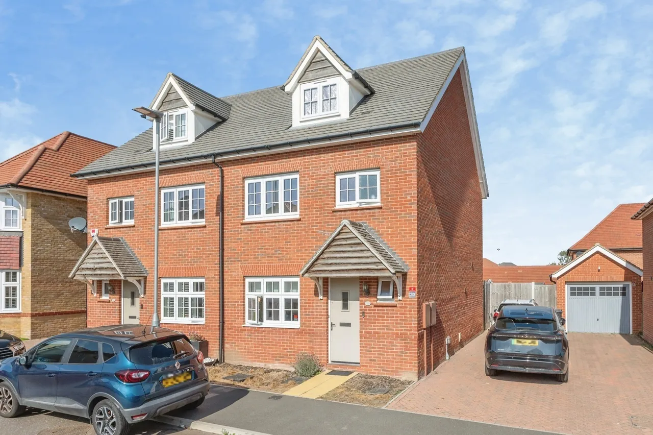 4 bed house for sale, Hazel Road, Langdon Hills, SS16