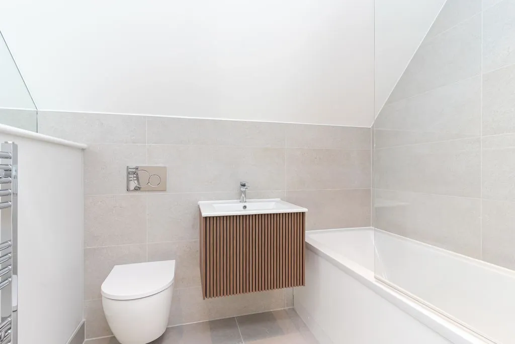 88 Riddlesdown Road, Purley CR8 1DD, photo 10