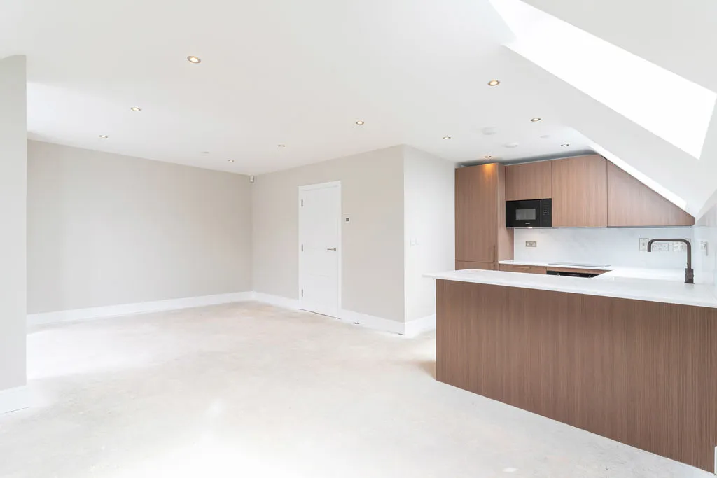 88 Riddlesdown Road, Purley CR8 1DD, photo 5