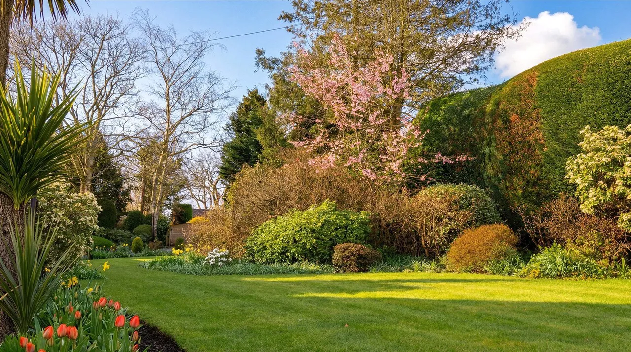 Long Causeway, Leeds, LS16, photo 17