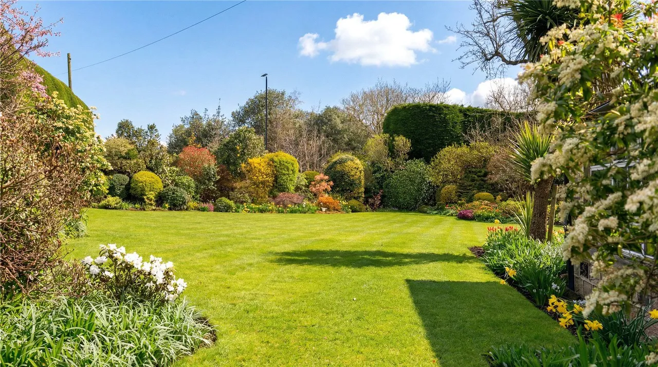 Long Causeway, Leeds, LS16, photo 14