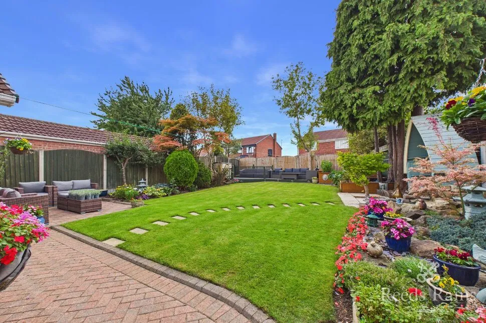 Hillcrest Road, Castleford, WF10, photo 19