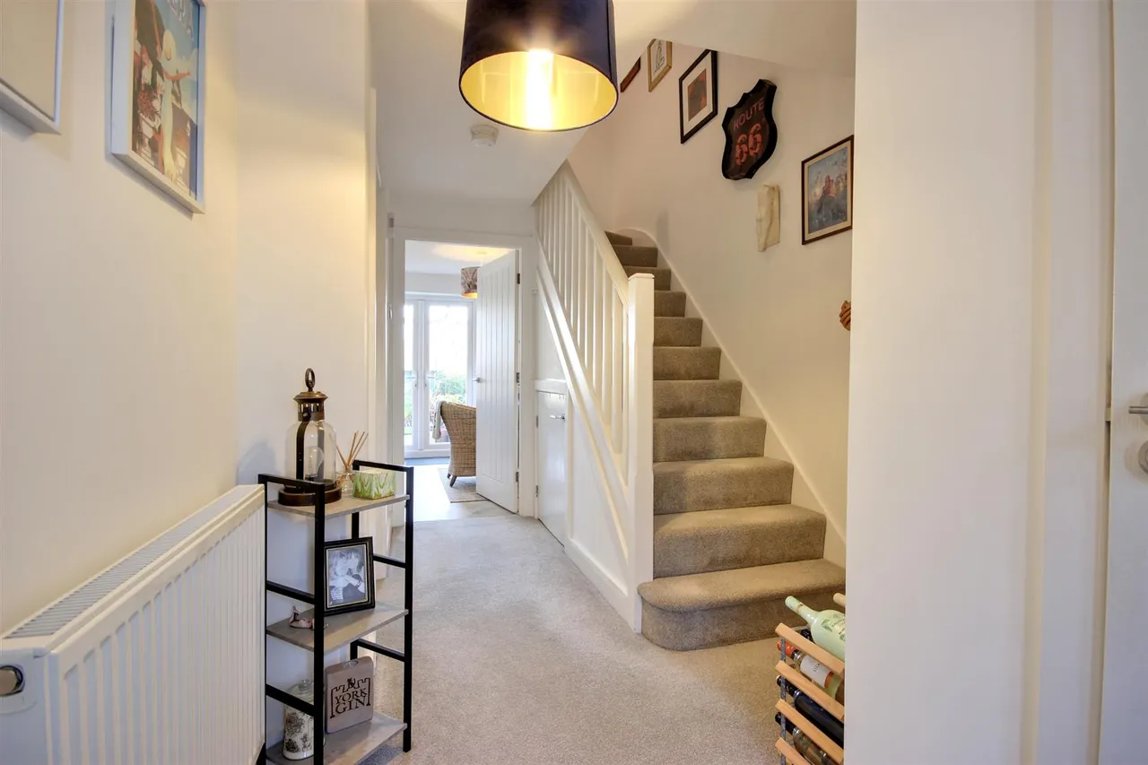 3 bed property for sale — Wordsworth Avenue, Kirk Ella