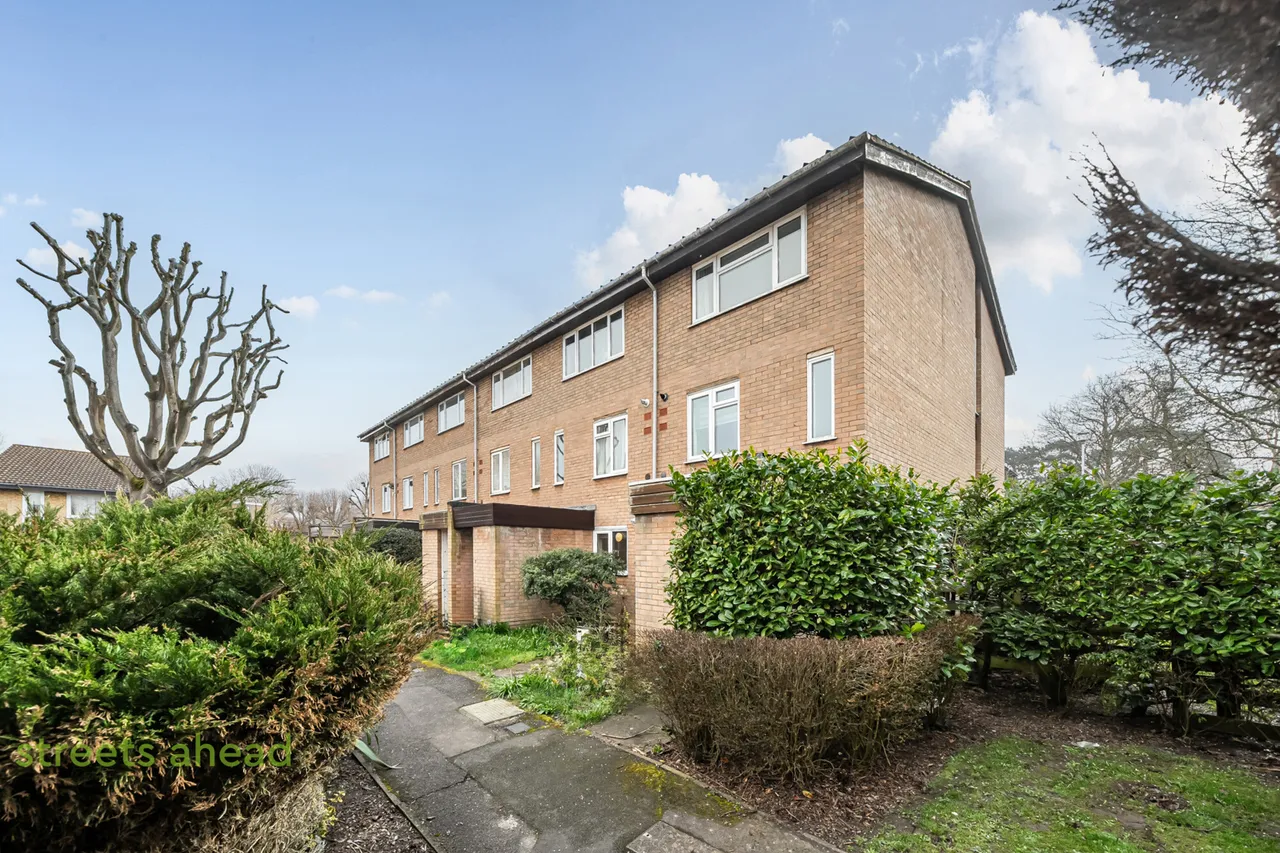 2 bed flat for sale, Anselm Close, Park Hill, CR0