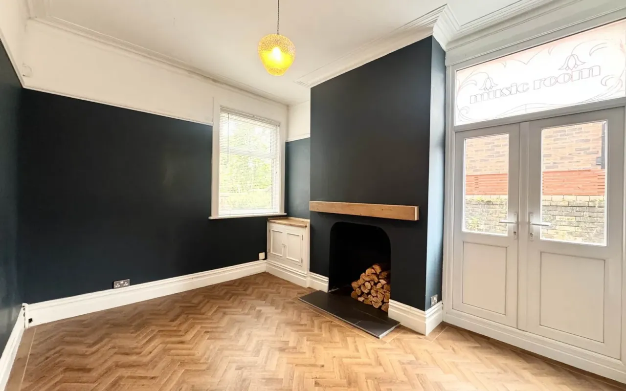 Dentons Green Lane, Dentons Green, photo 9