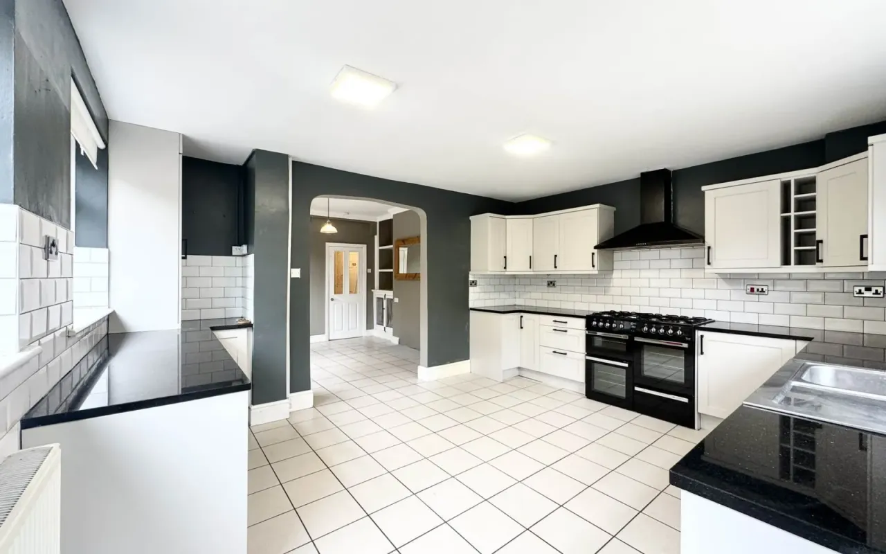 Dentons Green Lane, Dentons Green, photo 8