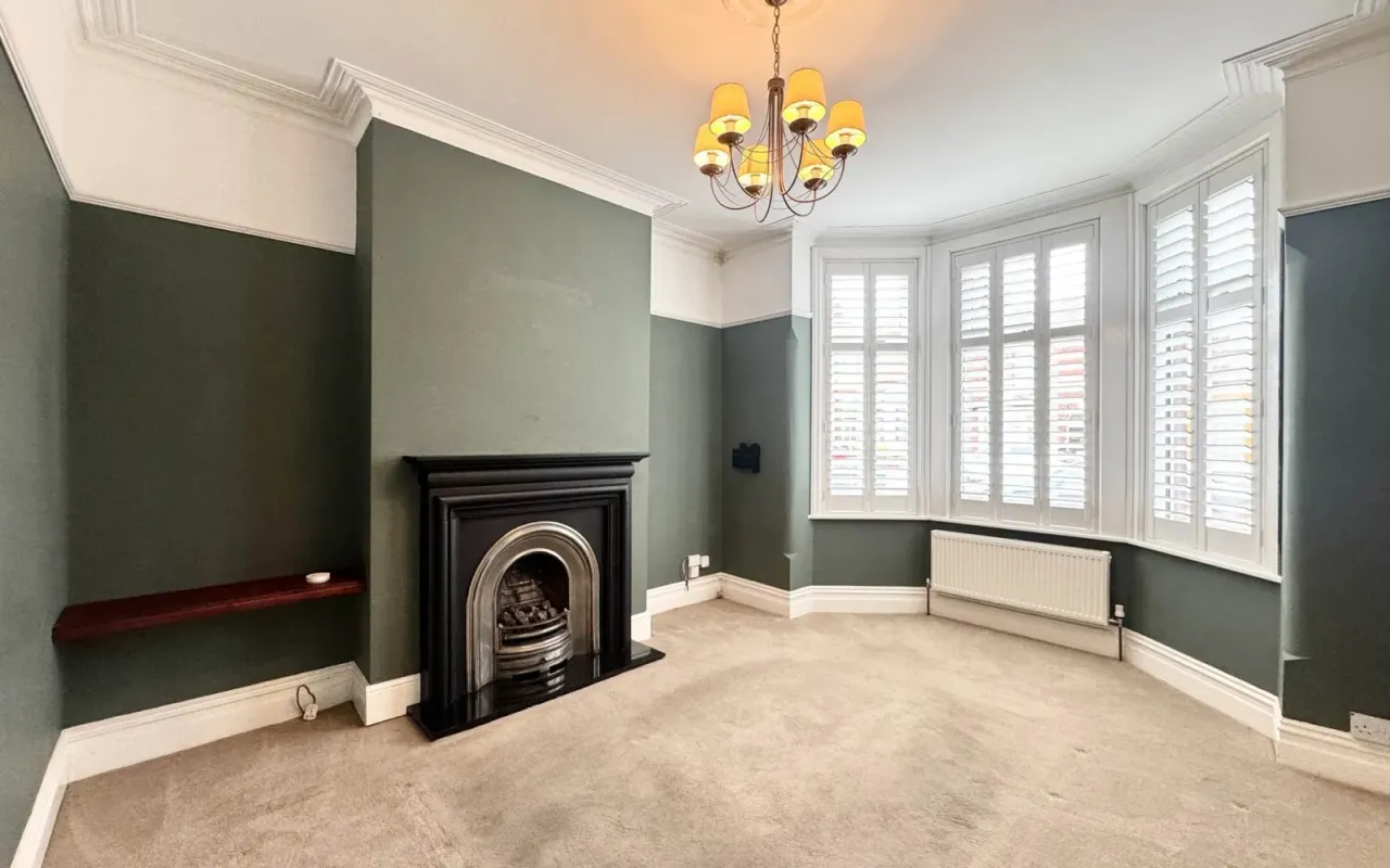 Dentons Green Lane, Dentons Green, photo 4