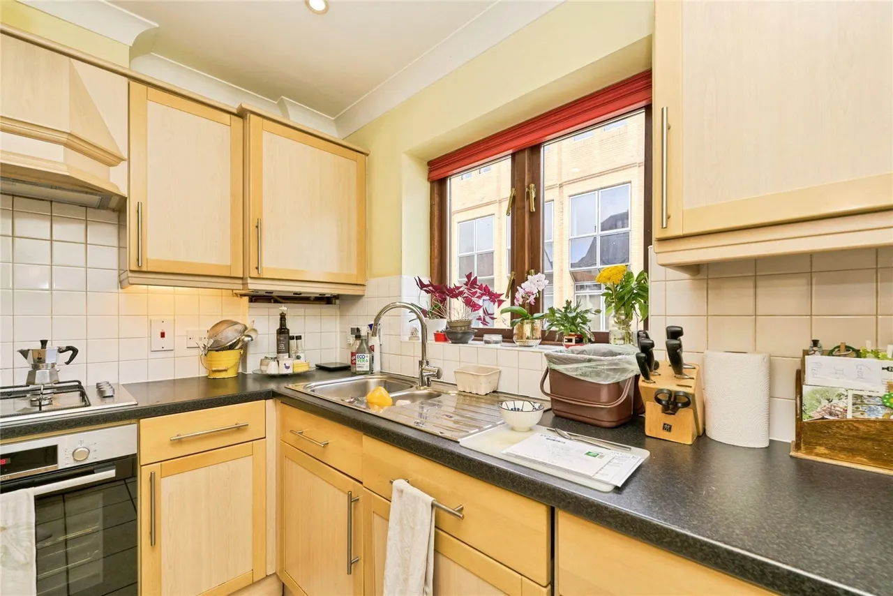 East Lane, Kingston upon Thames, KT1, photo 17