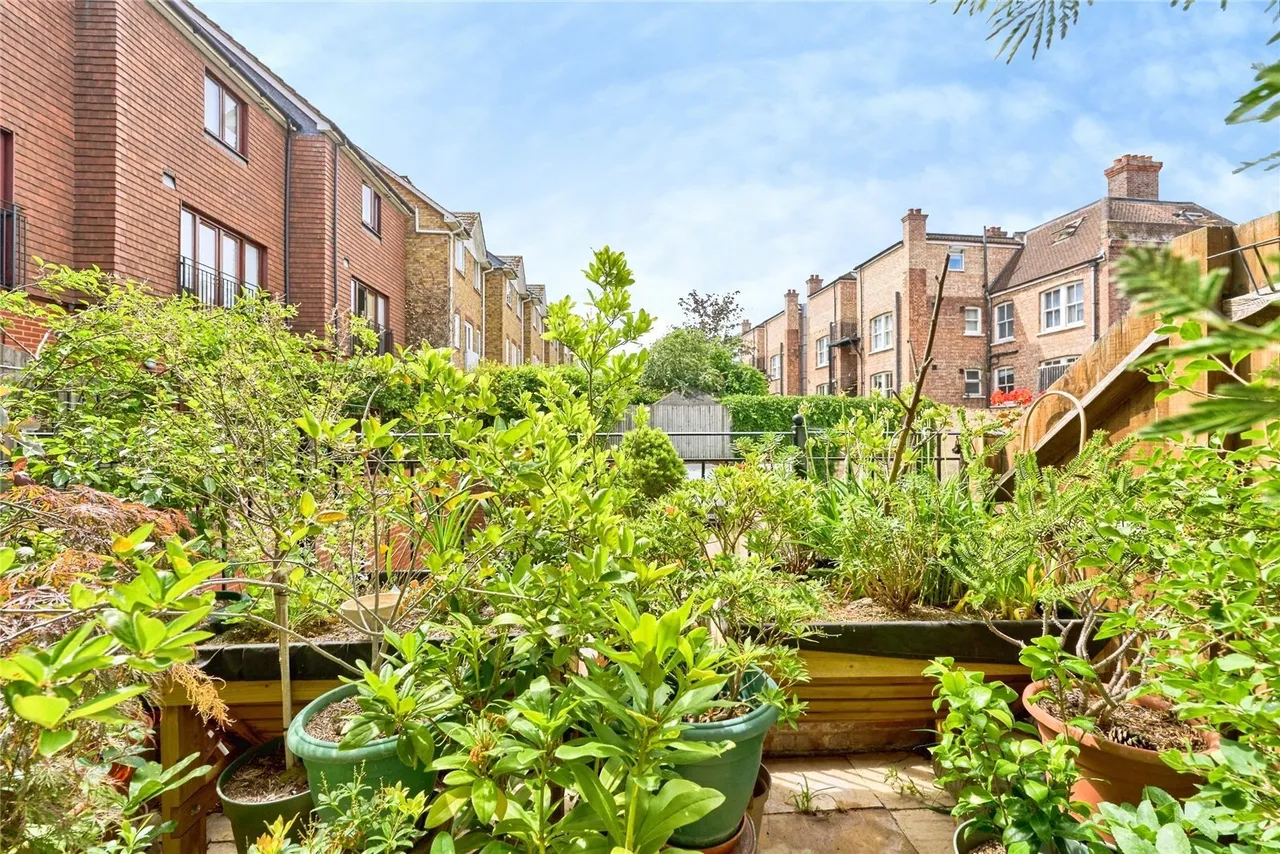 East Lane, Kingston upon Thames, KT1, photo 15
