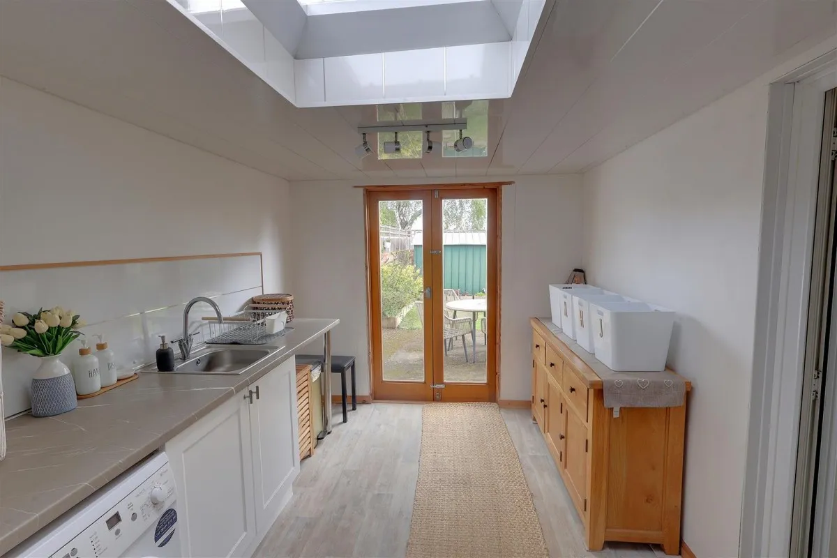 Knights Crescent, Newent, GL18, photo 6