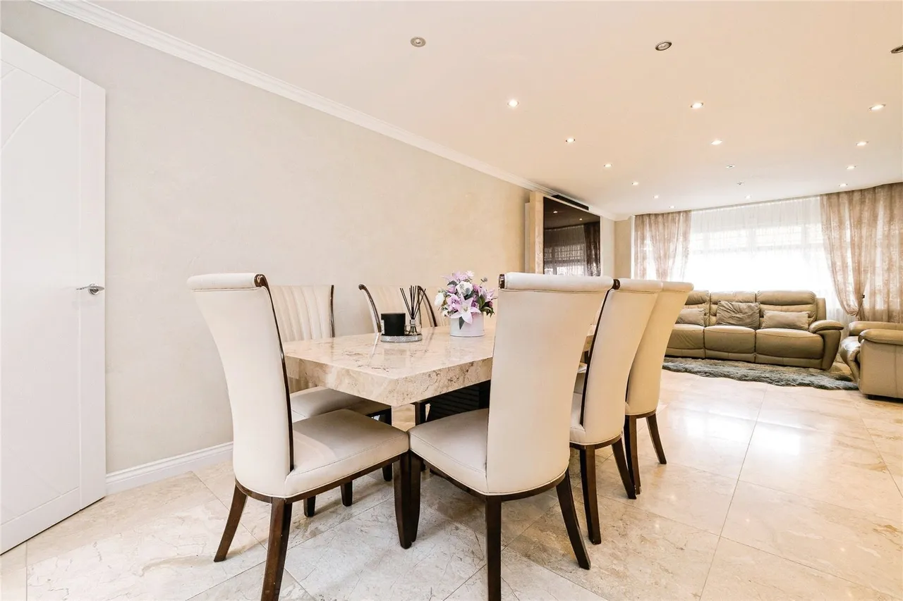 Don Way, Romford, RM1, photo 13