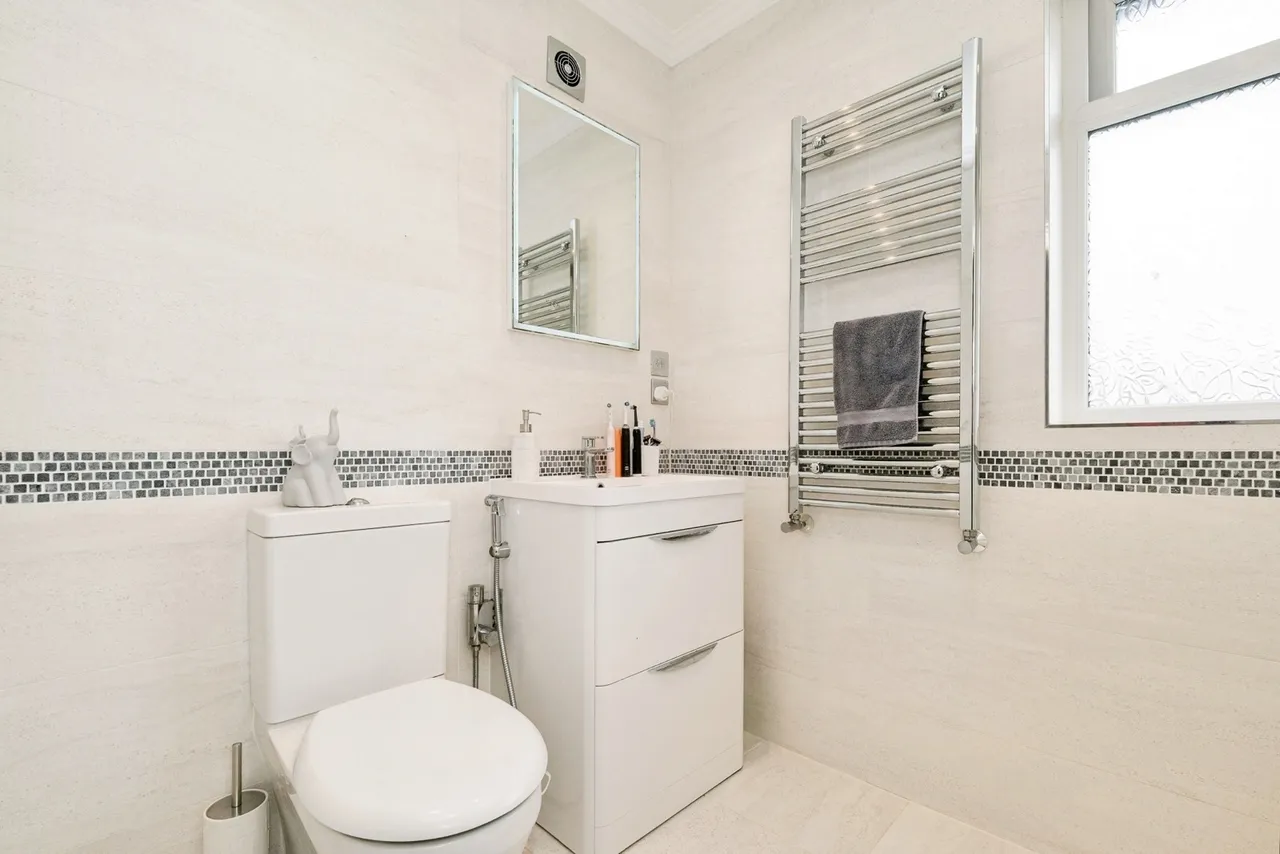 Don Way, Romford, RM1, photo 20