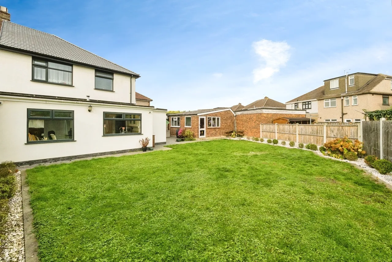 Don Way, Romford, RM1, photo 5