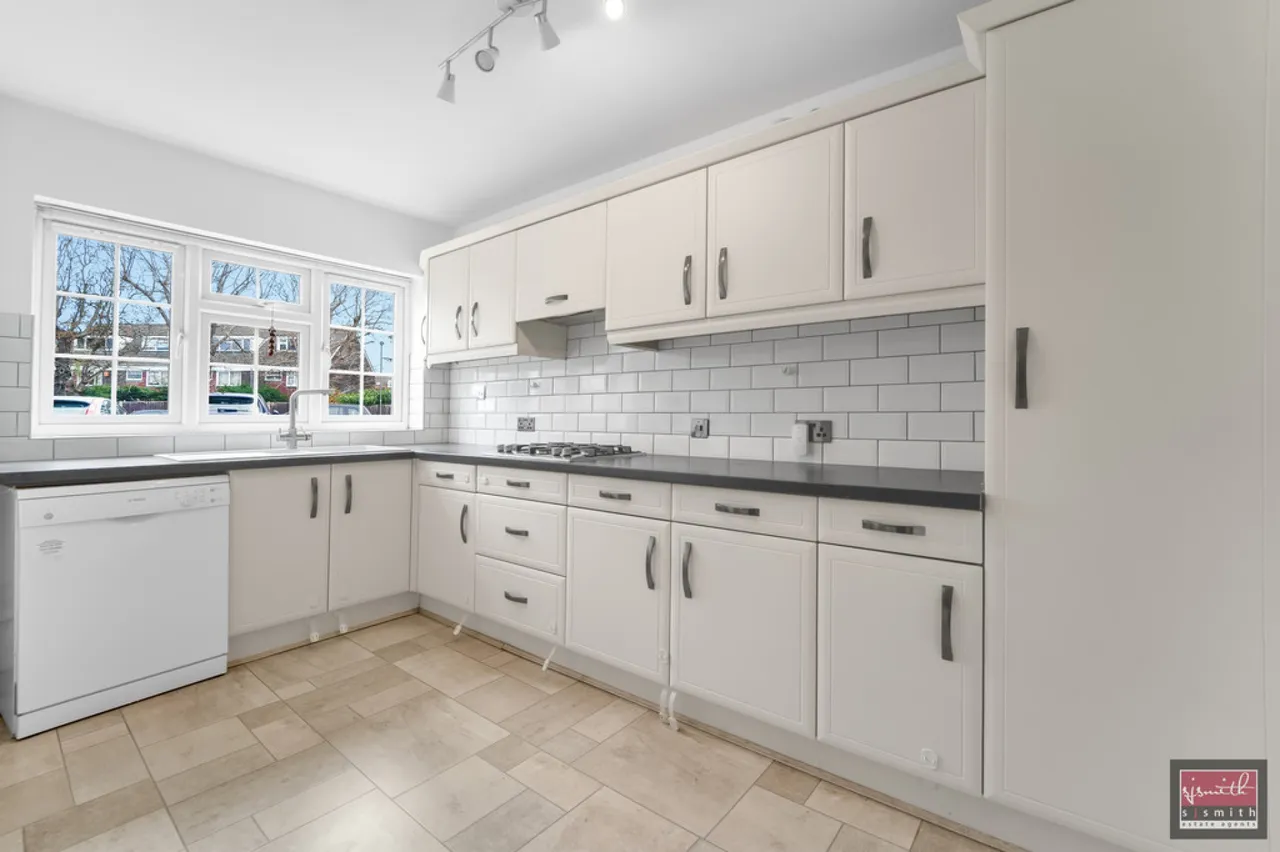 Springfield Road, Ashford, TW15, photo 2