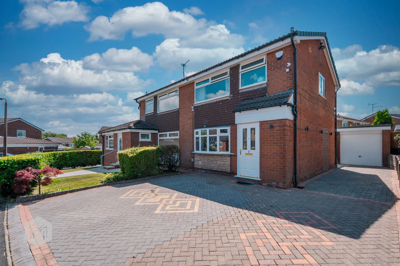 3 bed house for sale — Mendip Close, Bolton, BL2 6LG
