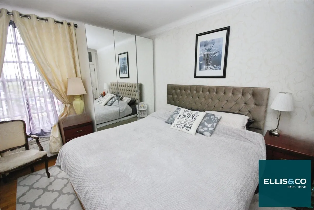 Finchley Road, Temple Fortune, NW11, photo 6