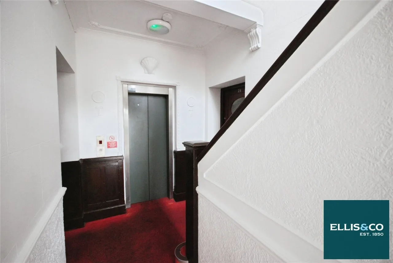 Finchley Road, Temple Fortune, NW11, photo 13