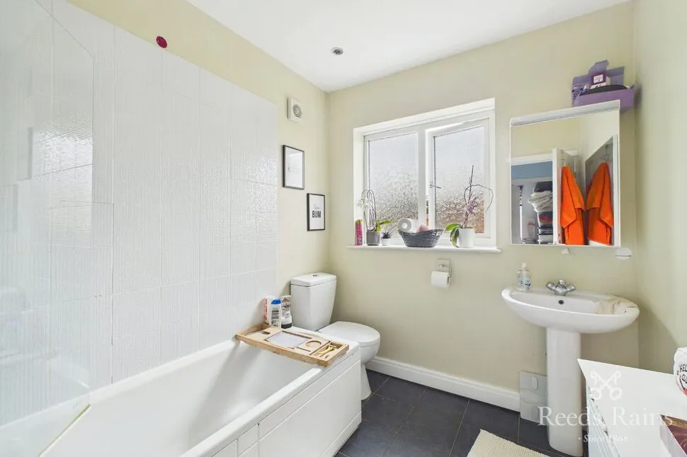 Askam Avenue, Pontefract, Wakefield, WF8, photo 4