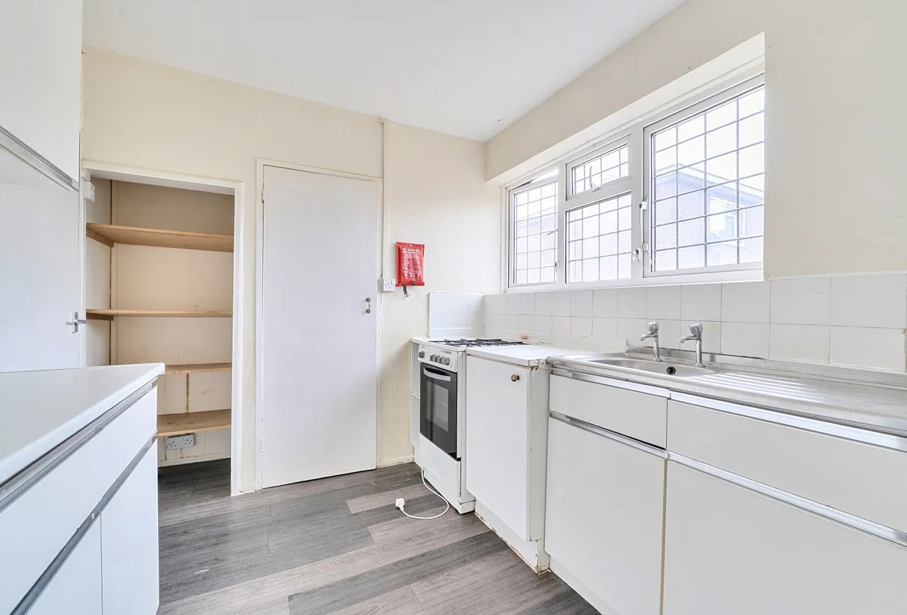 Pipers Green, London, NW9 8UH, photo 5