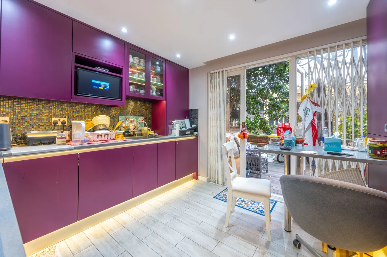 304 The Colonnades, 34 Porchester Square, London, photo 4