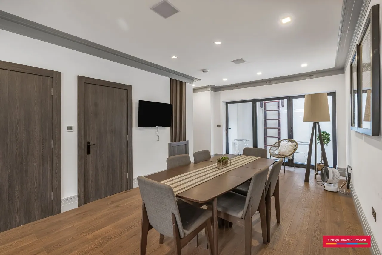St. Pauls Crescent, London, NW1, photo 12