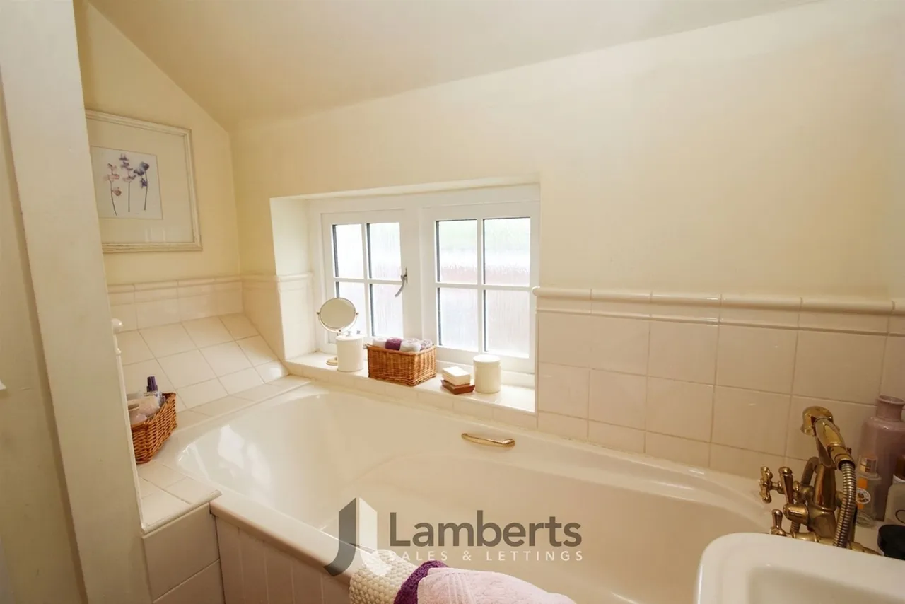 7 Mill Lane, Redditch, photo 11