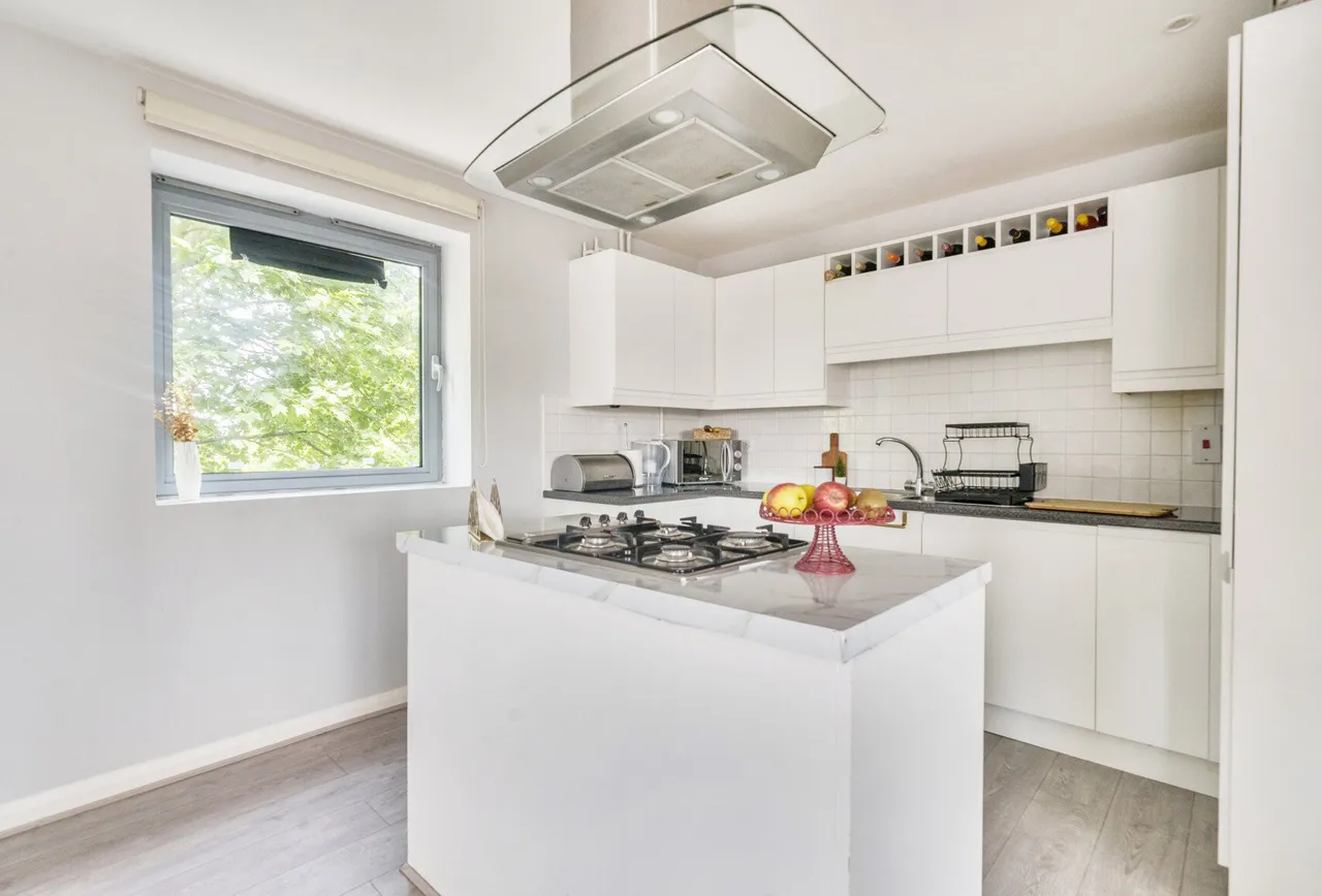 Streatham High Road, London, SW16 3NQ, photo 5