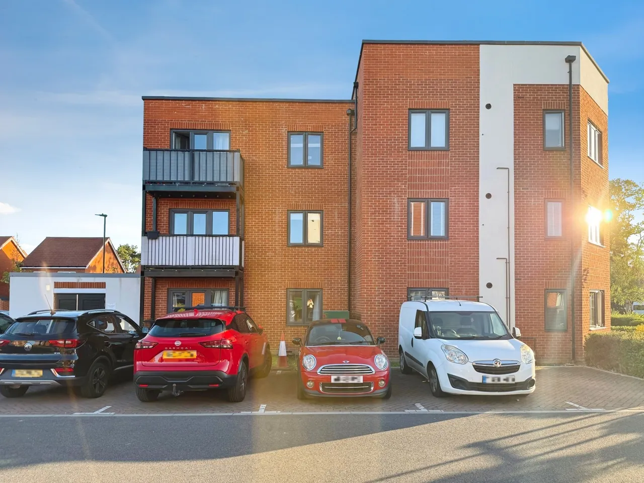 1 bed flat for sale, Cyprus Road, Deepcut, GU16