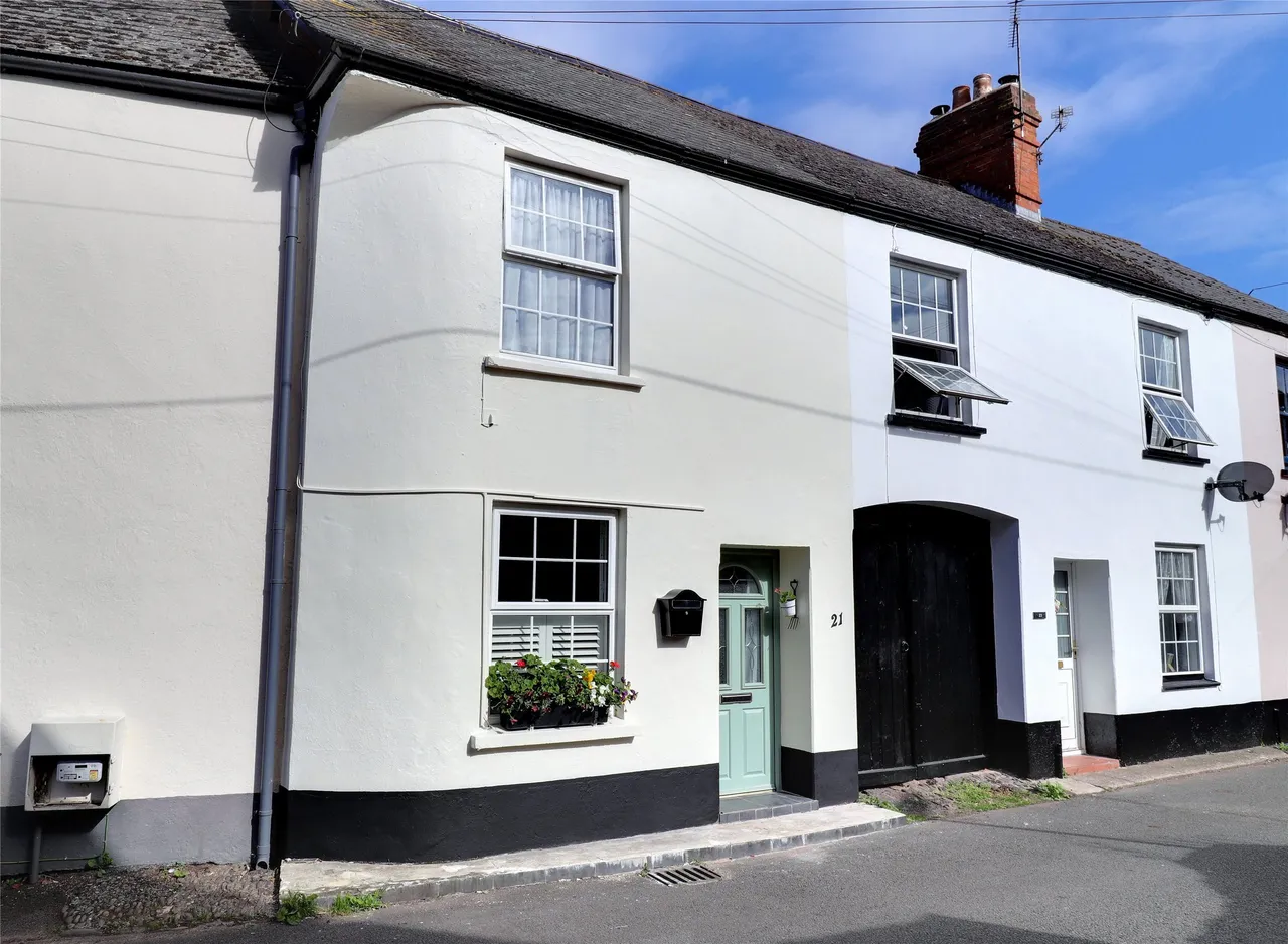 2 bed house to rent, Combeland Road, Minehead, TA24