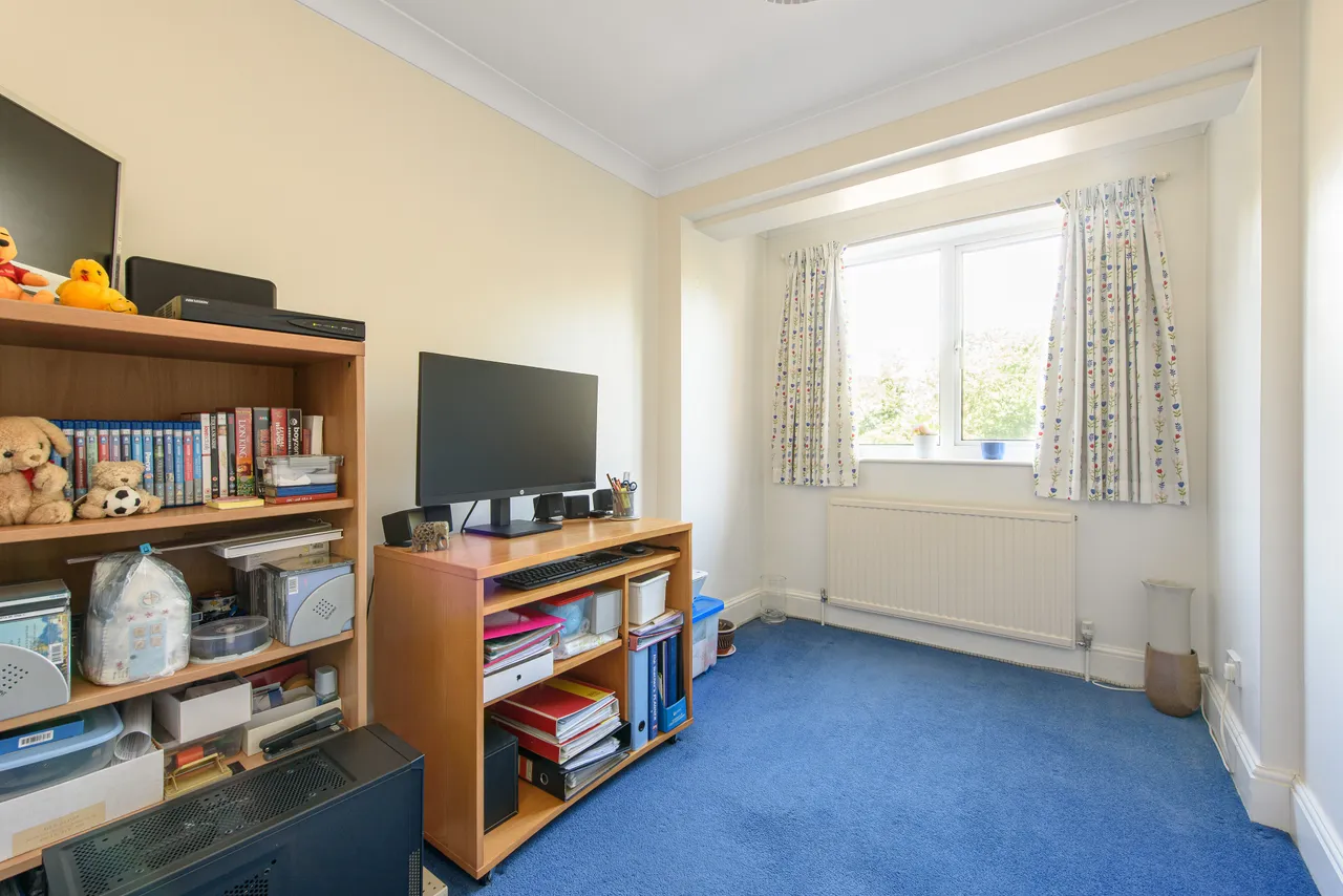 2 Copper Beech Court, 1035 High Road, London, photo 5