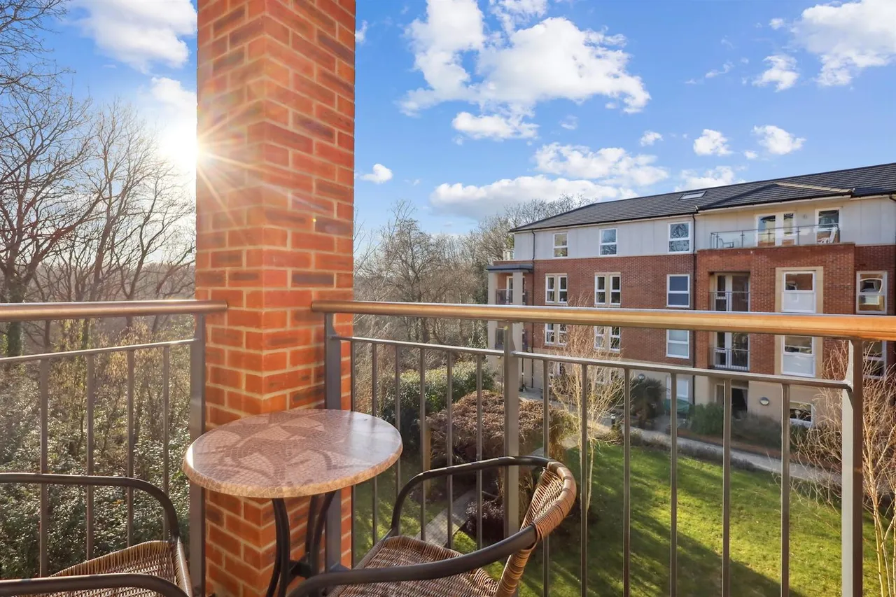 Station Parade, Virginia Water, GU25, photo 6
