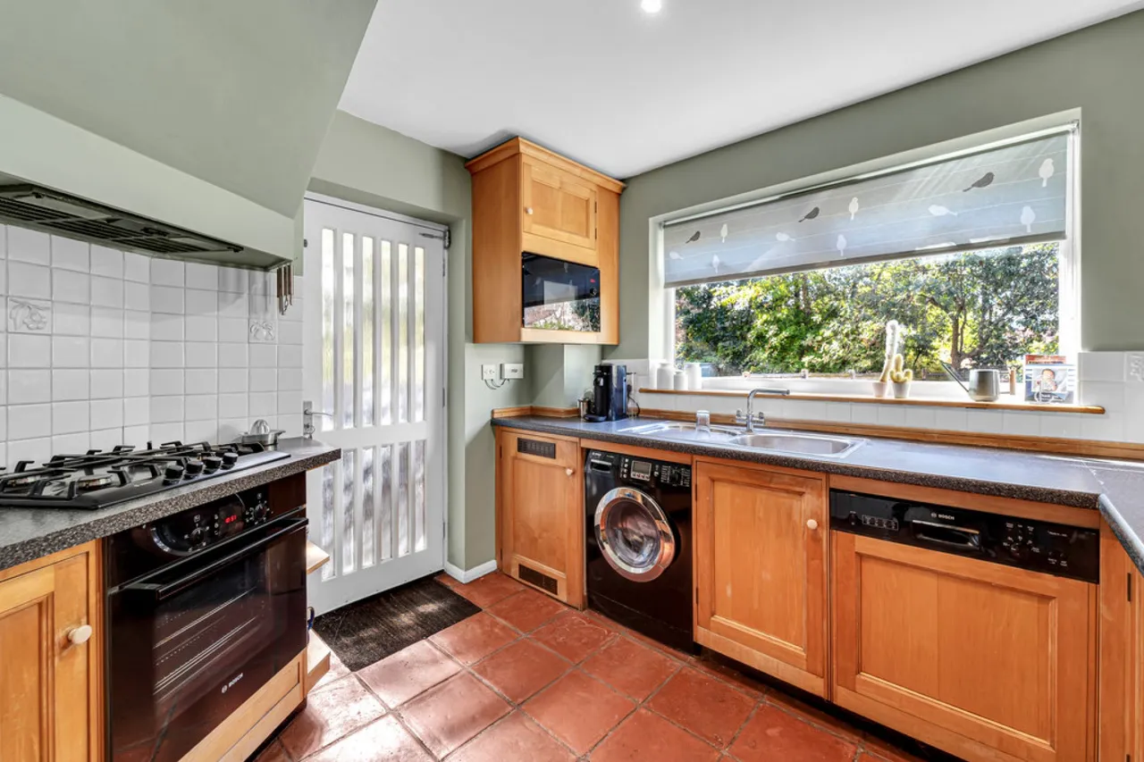 Exeforde Avenue, Ashford, TW15, photo 4