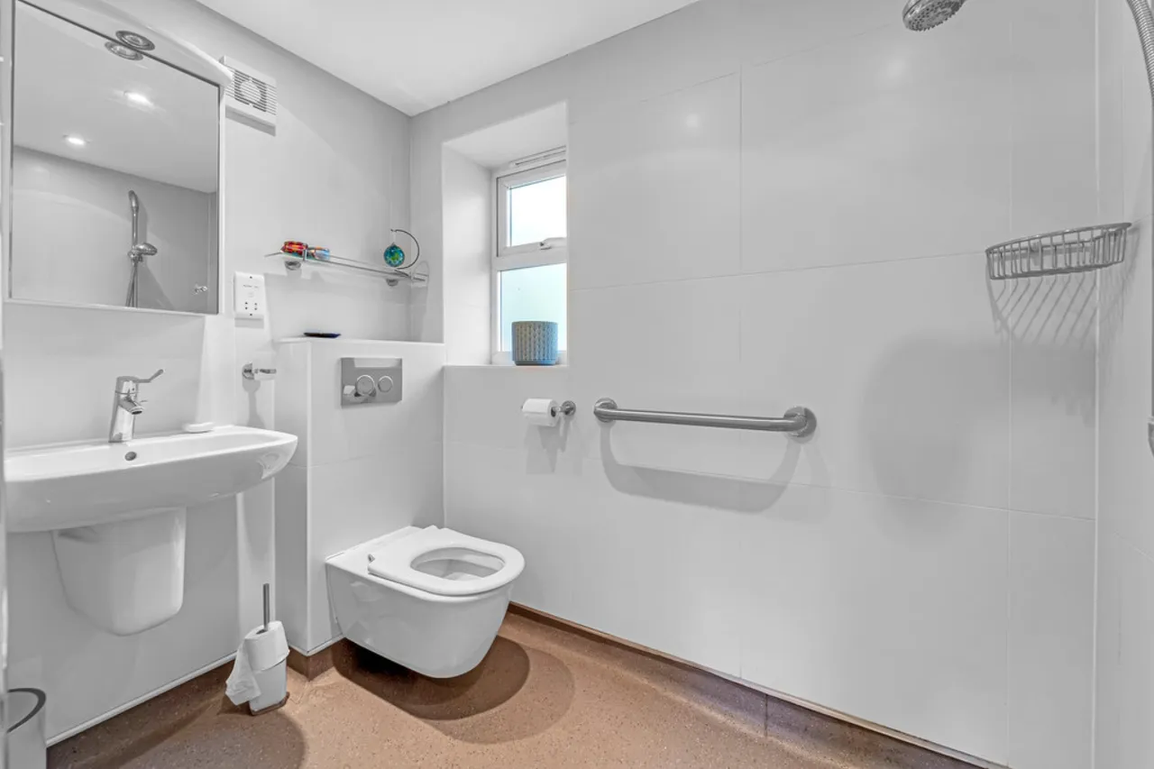 Exeforde Avenue, Ashford, TW15, photo 21