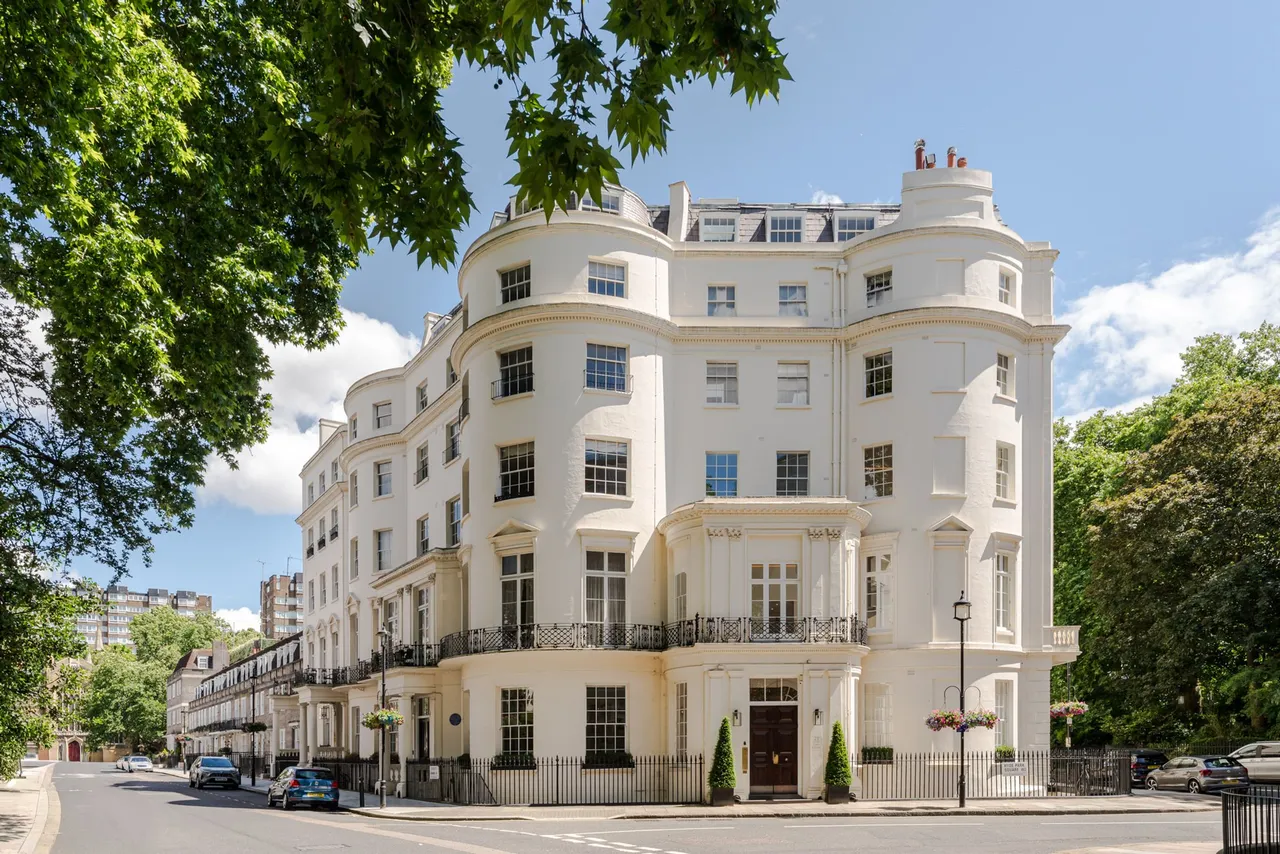 Gloucester Square, London, W2, photo 14