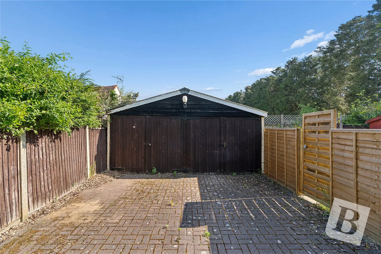 Coxtie Green Road, Pilgrims Hatch, CM14, photo 14