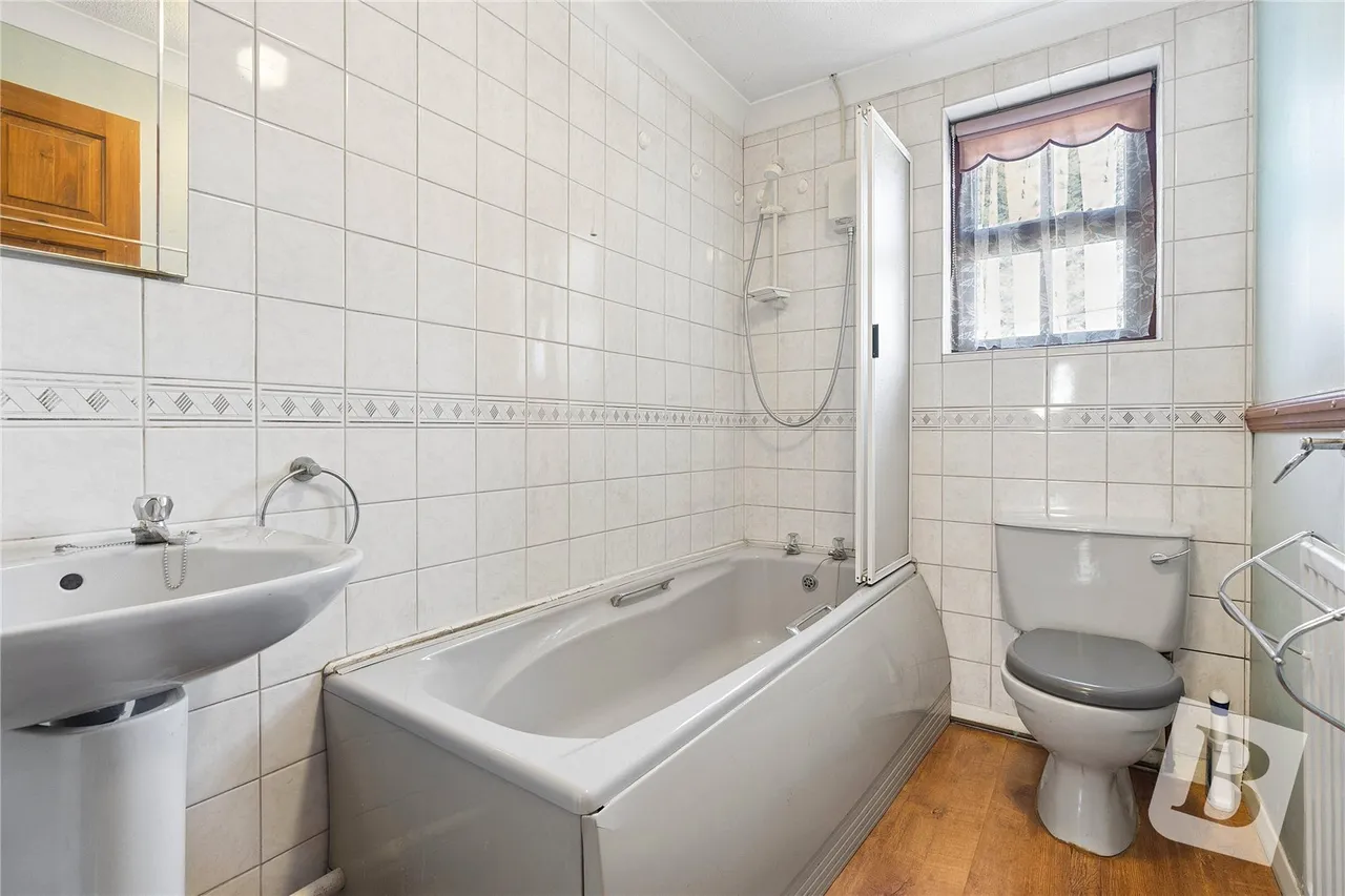 Coxtie Green Road, Pilgrims Hatch, CM14, photo 10
