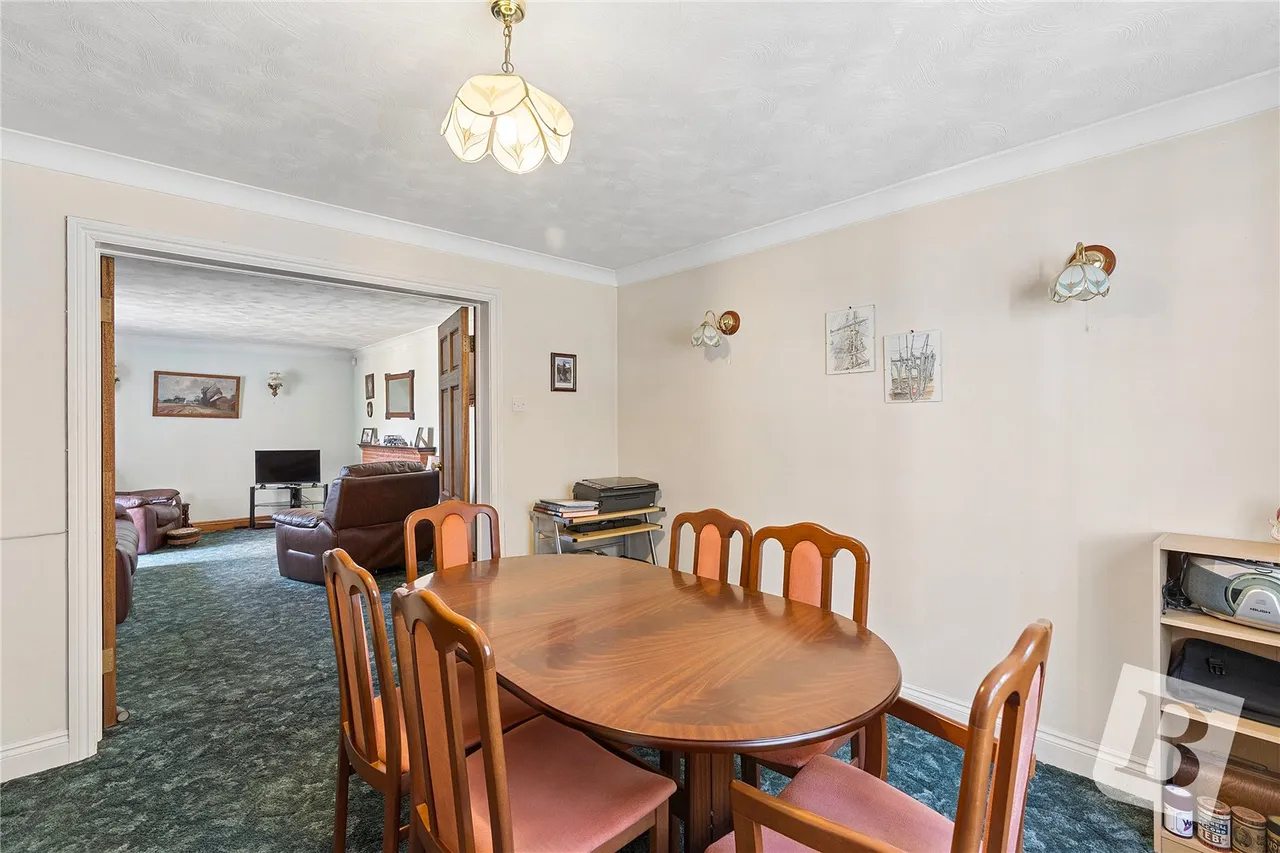 Coxtie Green Road, Pilgrims Hatch, CM14, photo 6