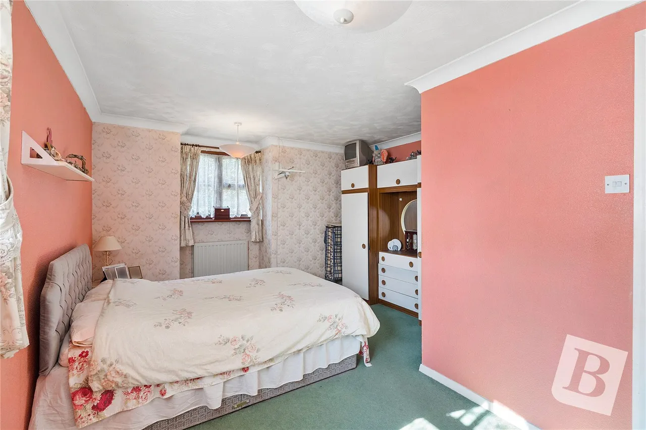 Coxtie Green Road, Pilgrims Hatch, CM14, photo 8