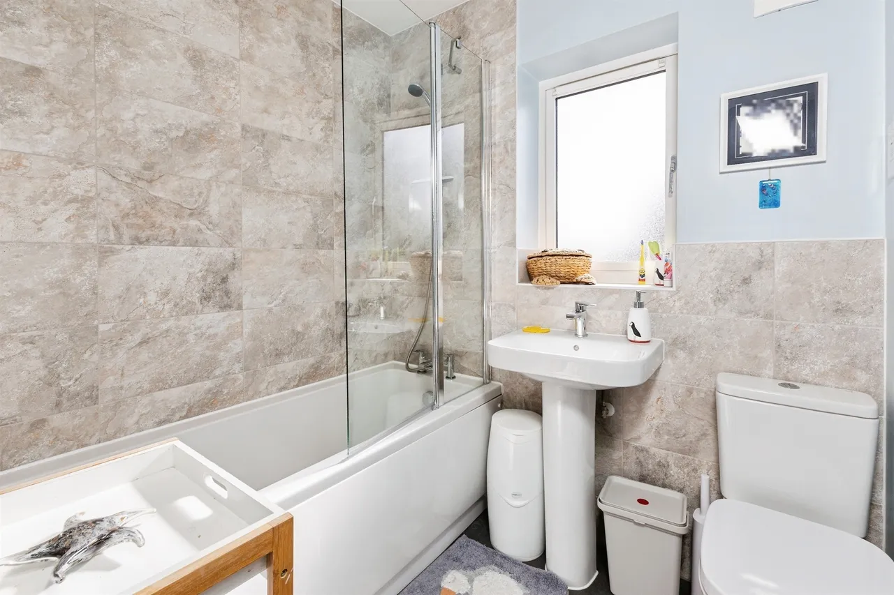 Princess Marina Drive, Arborfield Green, RG2, photo 16