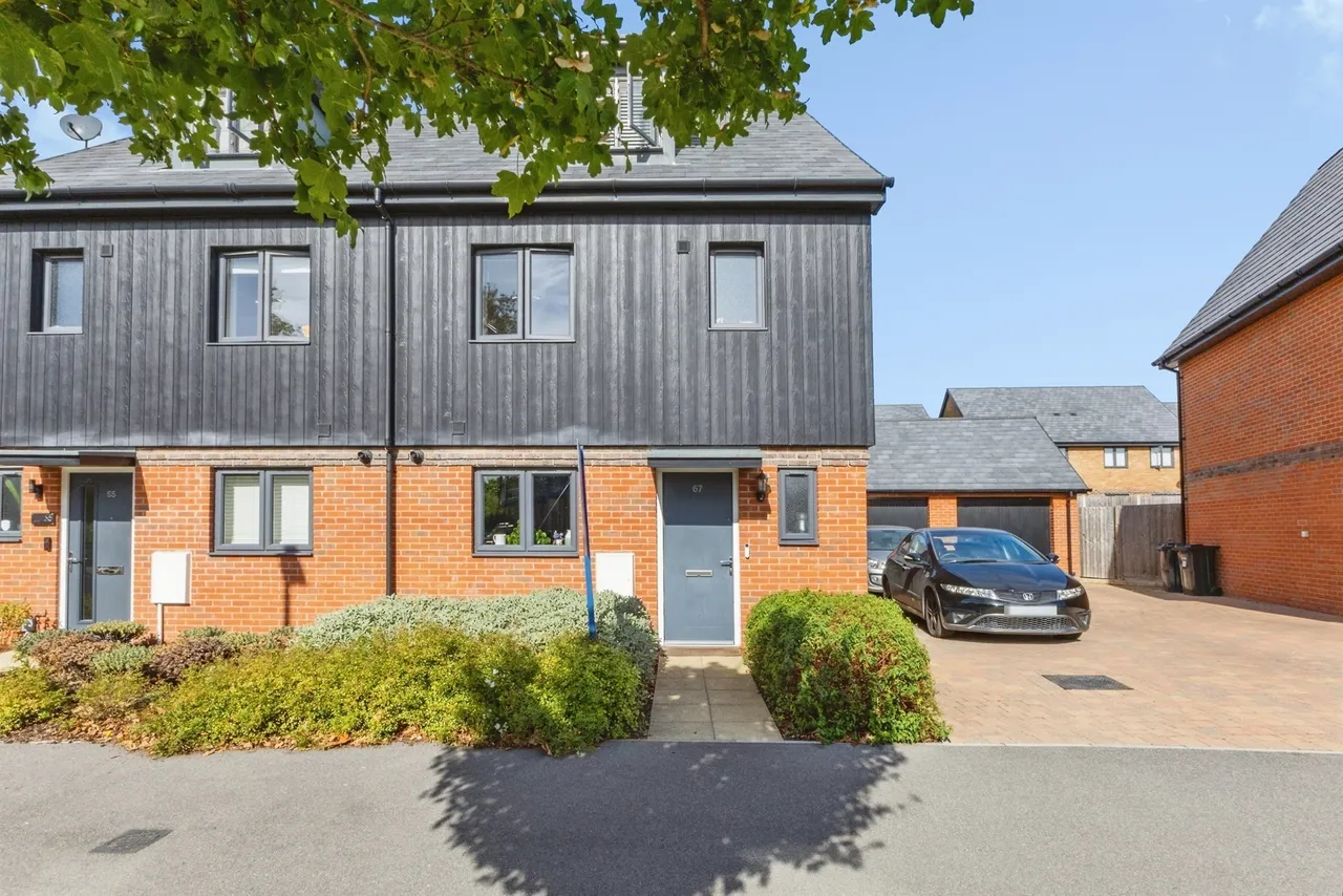 4 bed house for sale, Princess Marina Drive, Arborfield Green, RG2